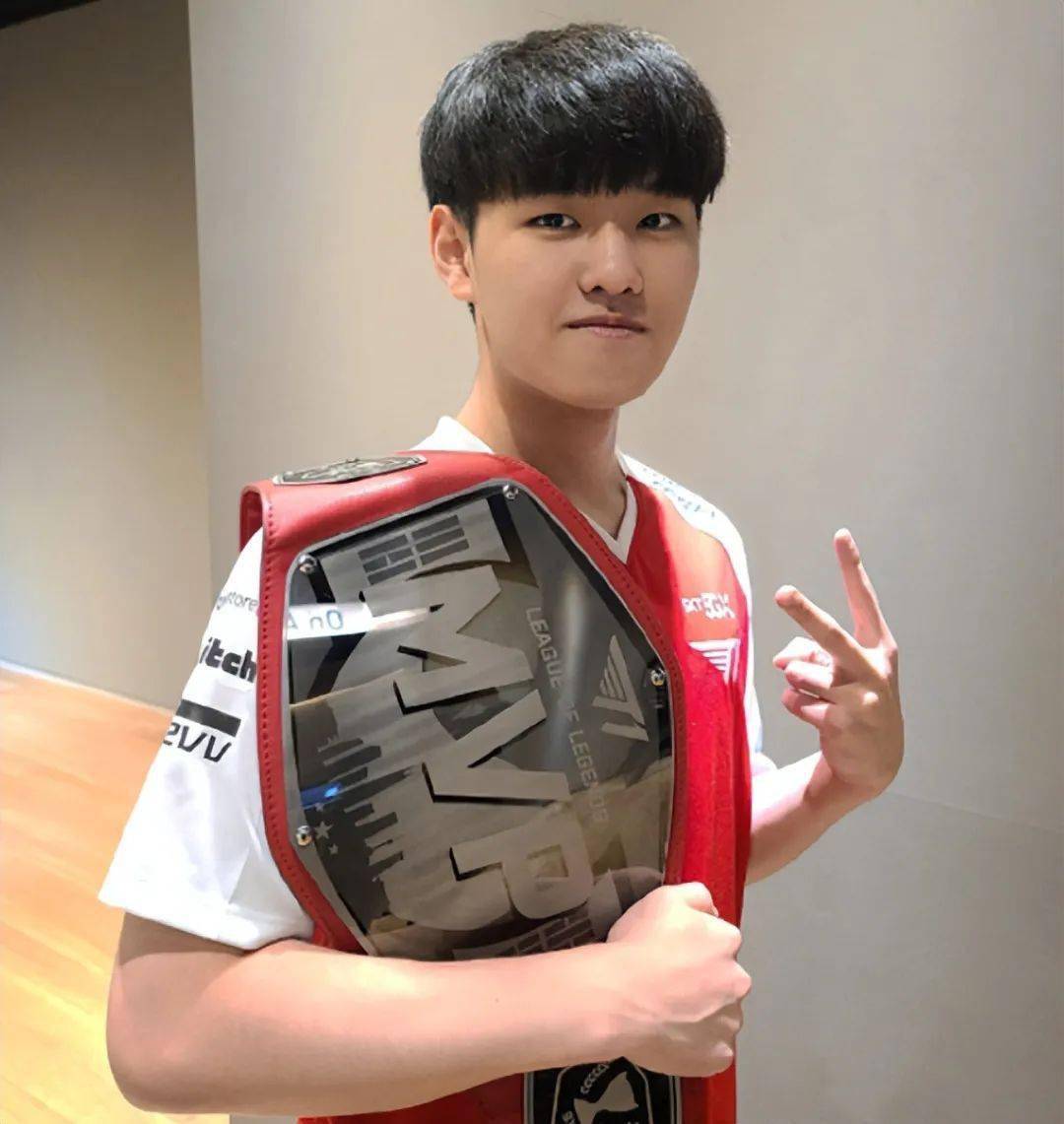 T1轻取TSM，Oner操刀奇招英雄翻盘强强对话全球总决赛，让粉丝疯狂欢呼