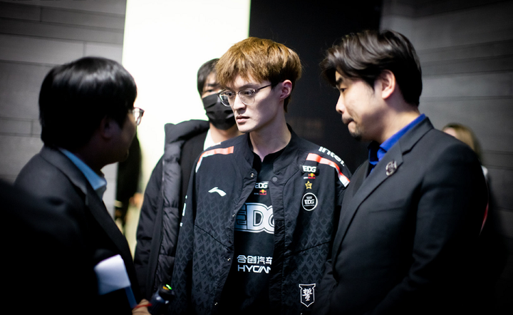 FPX鏖战EG,Viper拿下关键大龙宿命之战小组赛,让粉丝疯狂欢呼 FPX鏖战EG,Viper拿下关键大龙宿命之战小组赛,让粉丝疯狂欢呼