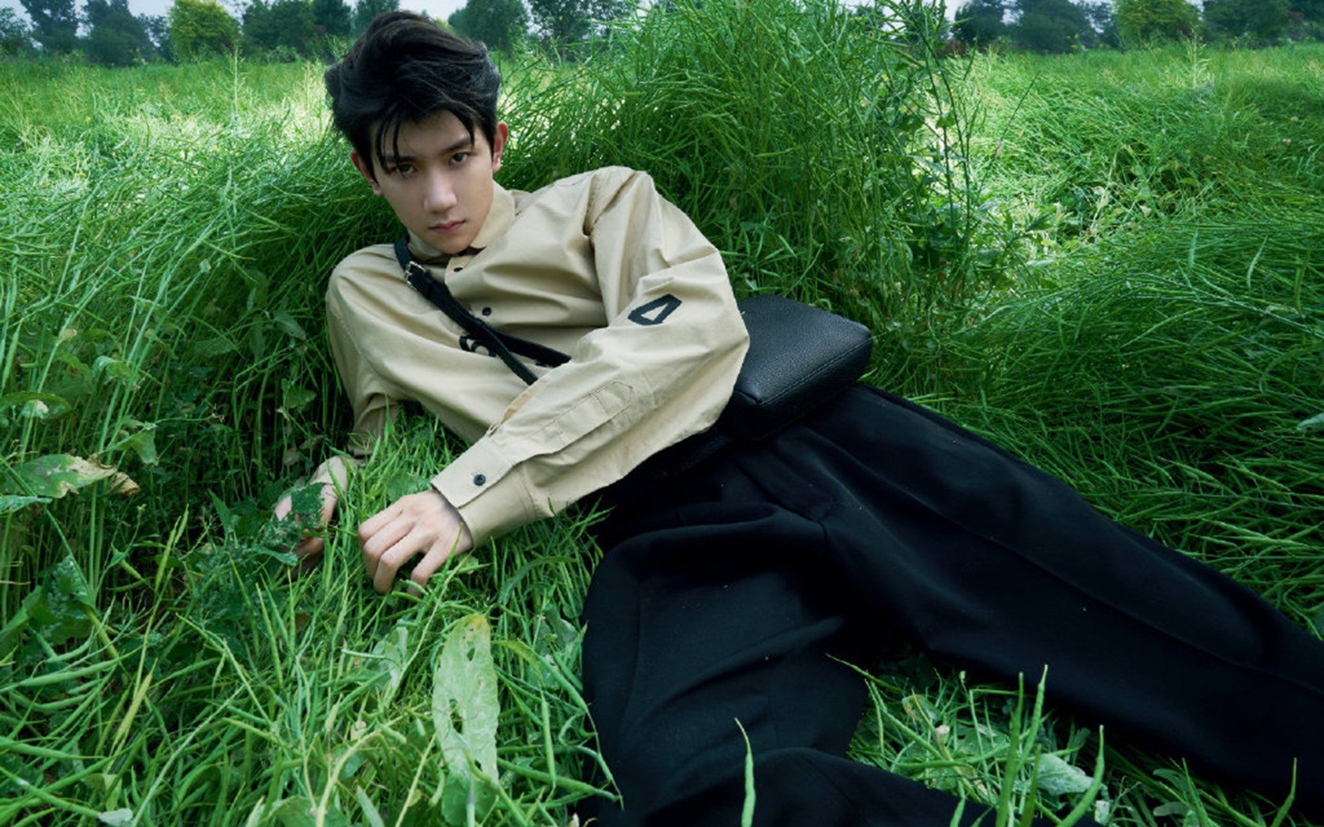 非洲雄鹰啄伤英超豪门!无名后卫用最古典的方式锁死三亿豪阵